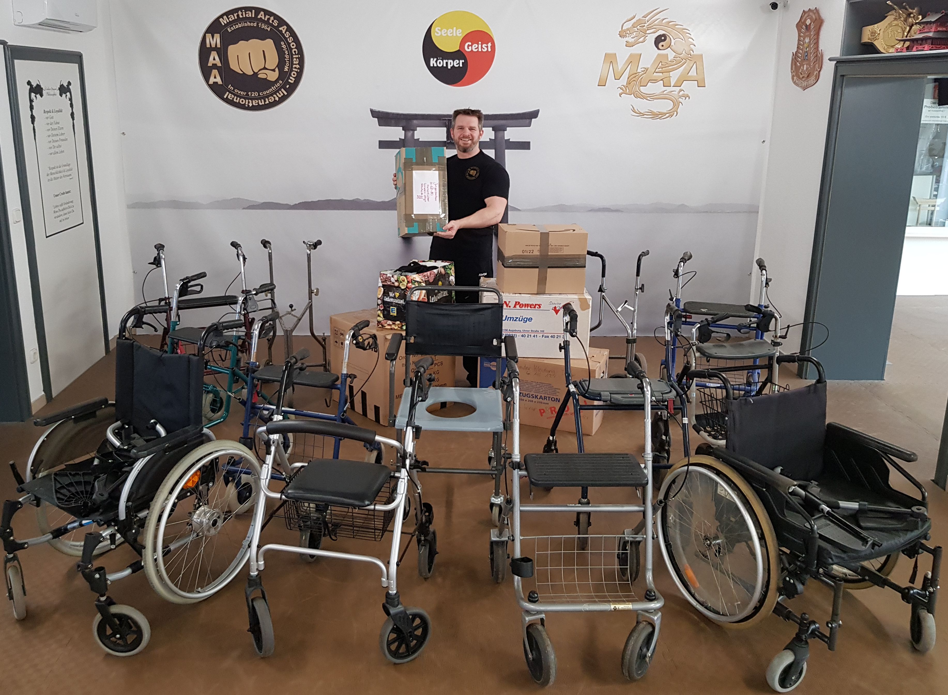 2022-03-18-Rollstuhl & Rollator Spende für die Urkaine-Hilfe-02